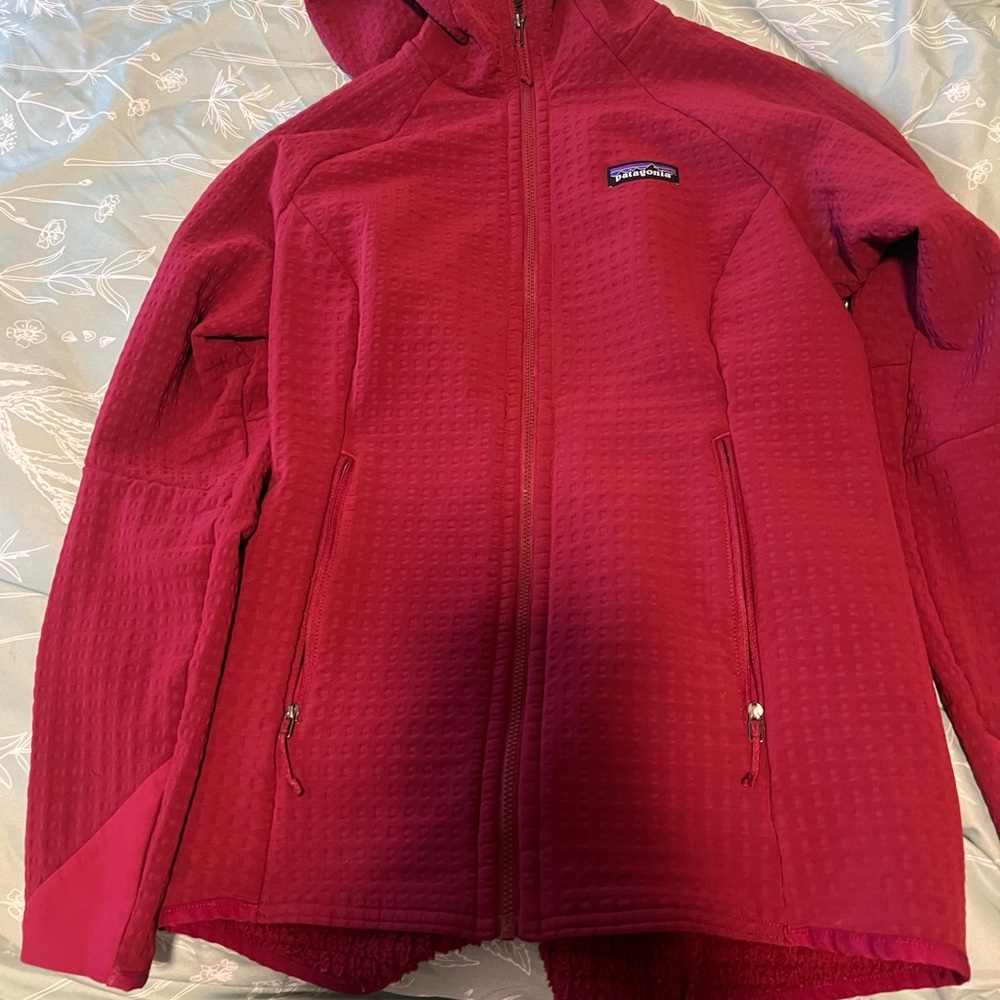 Patagonia Red Ski Jacket with High Collar and Full-Length Zipper